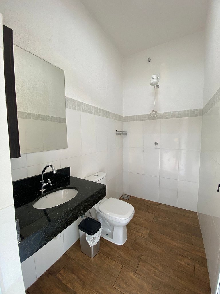 ZF02H Casa com 5 dormitórios, Piscina em Container Diferenci