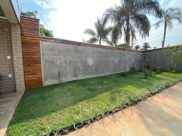 ZF02H Casa com 5 dormitórios, Piscina em Container Diferenci