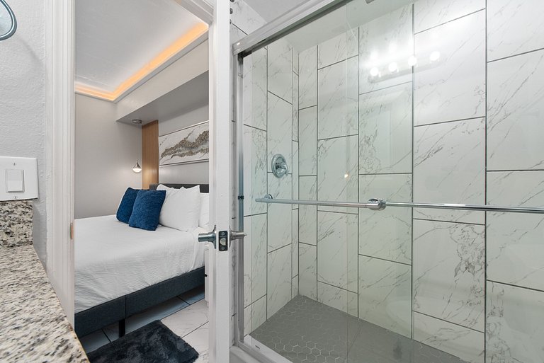 KC02I Apartamento no The Enclave Hotel and Suites.