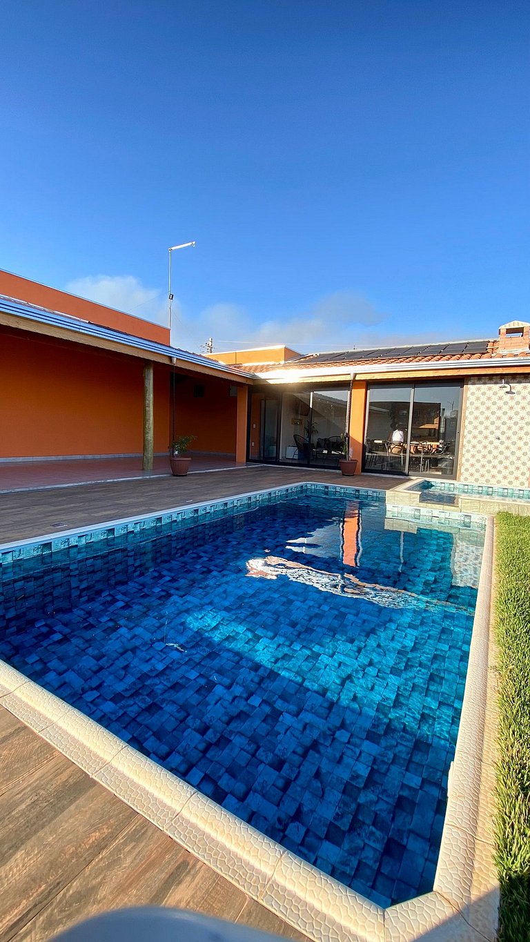 Chácara em condomínio fechado novíssima