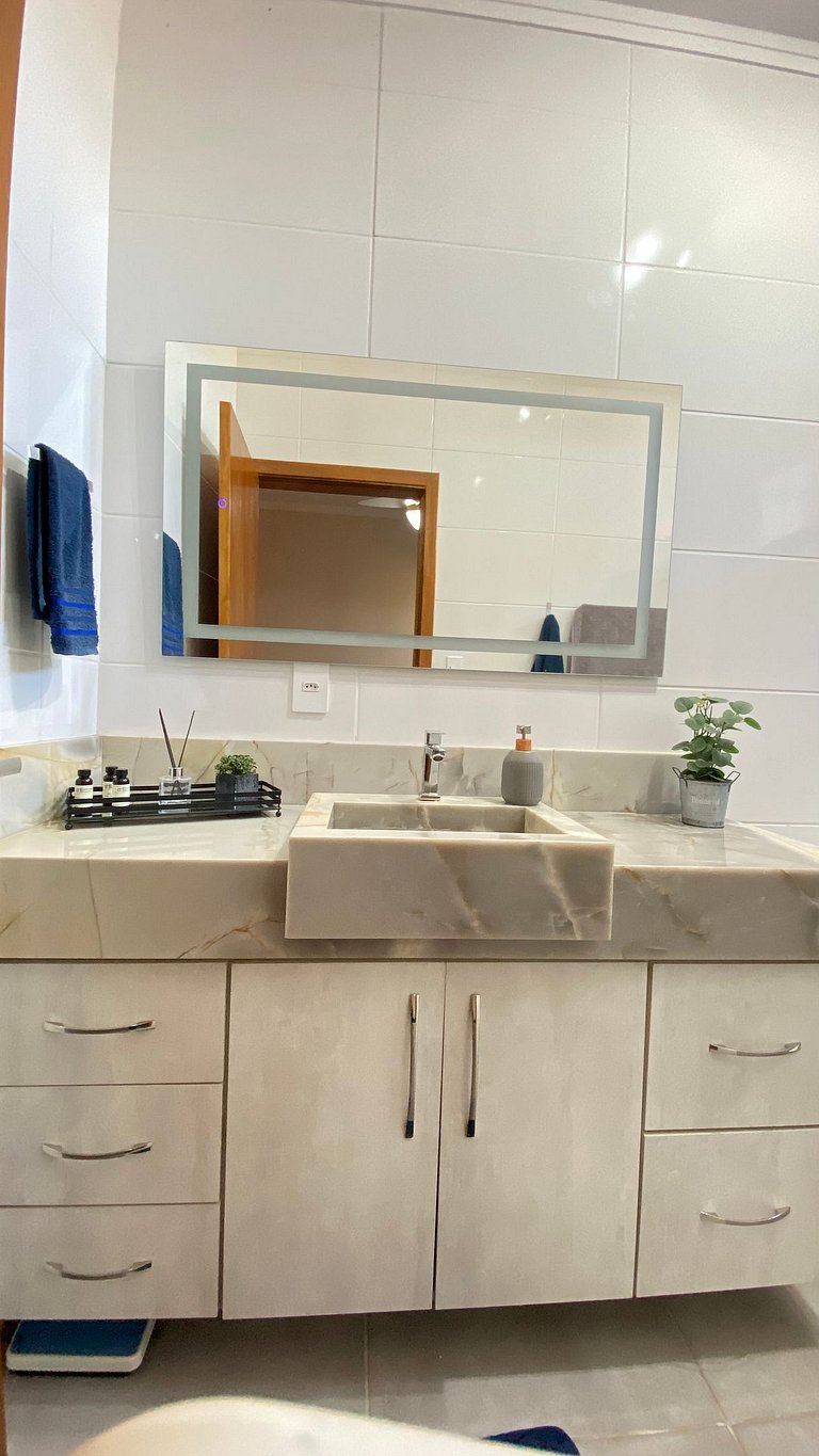 Chácara em condomínio fechado novíssima