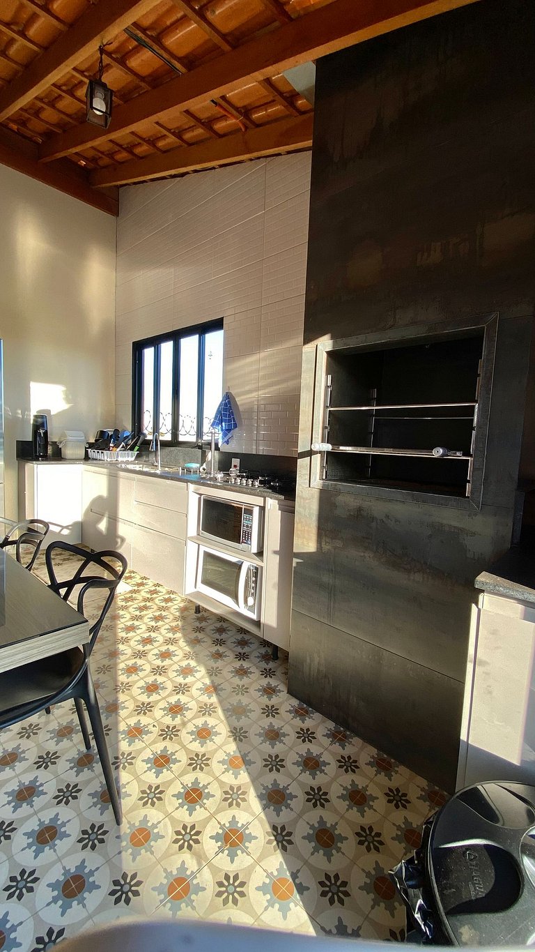 Chácara em condomínio fechado novíssima