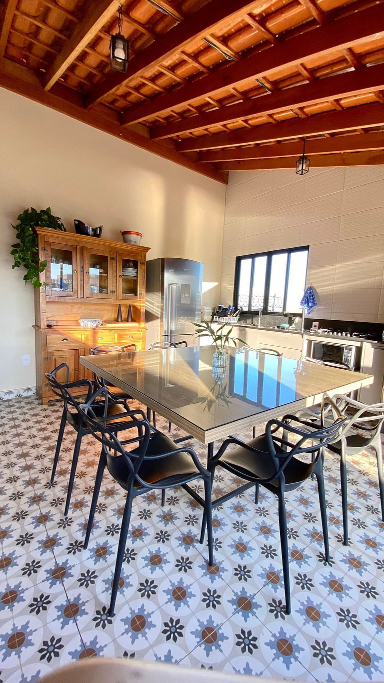 Chácara em condomínio fechado novíssima