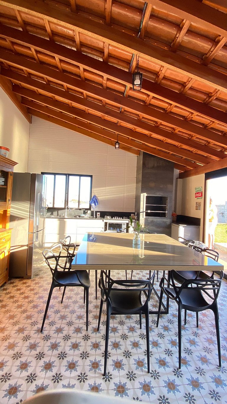 Chácara em condomínio fechado novíssima