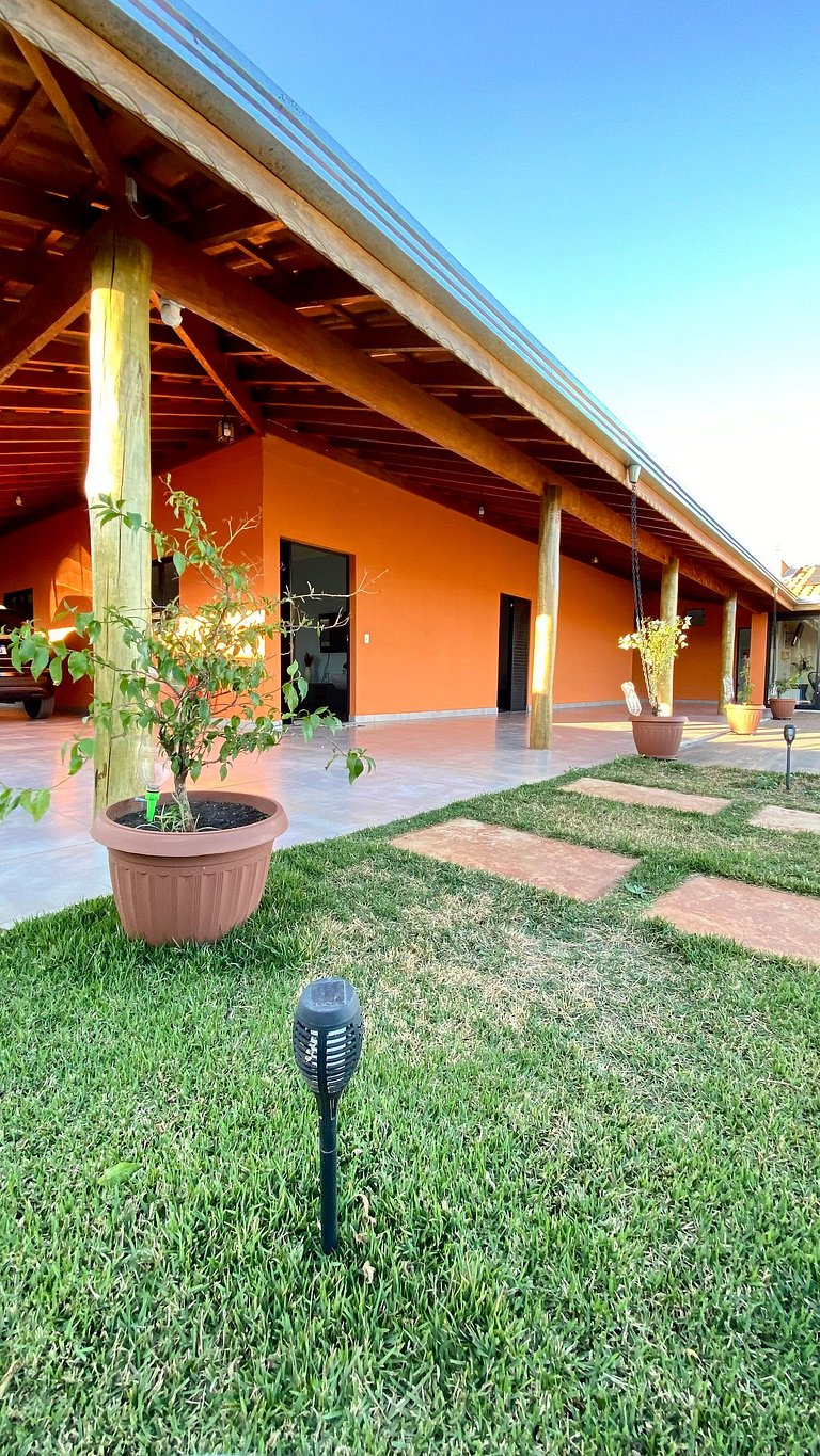 Chácara em condomínio fechado novíssima