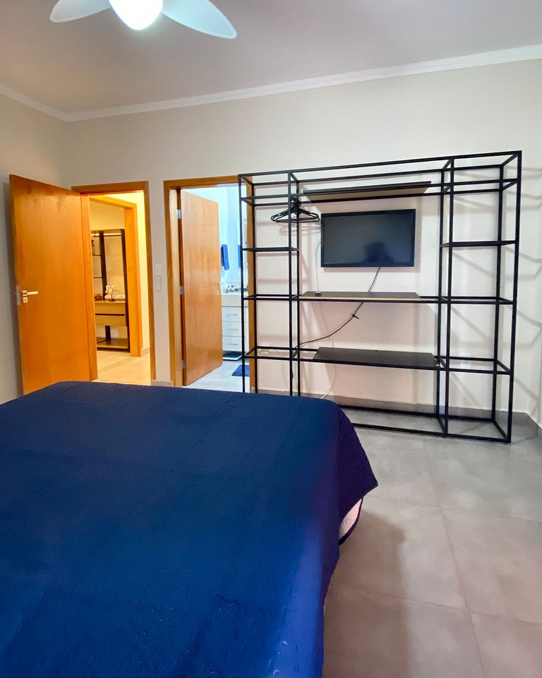 Chácara em condomínio fechado novíssima