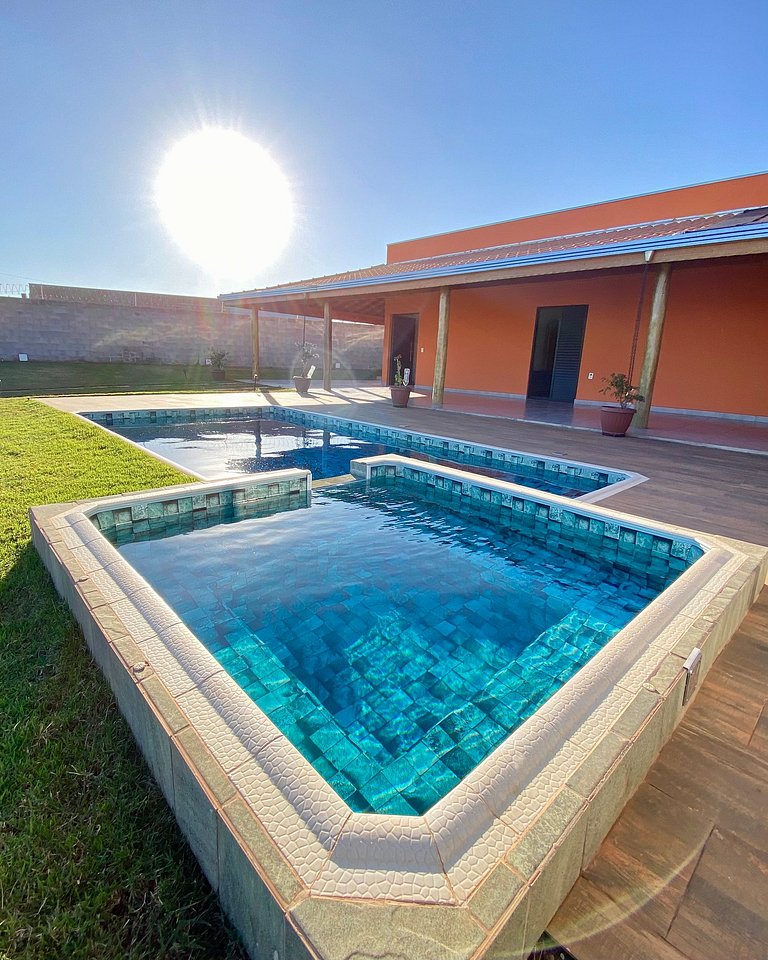 Chácara em condomínio fechado novíssima